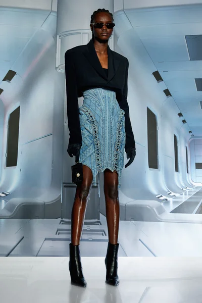 Look 25